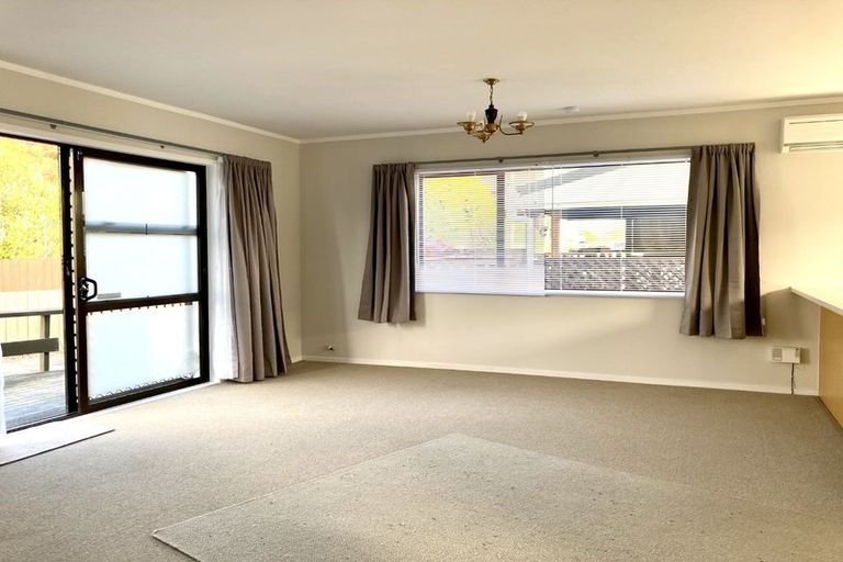 Photo of property in 1/94 Sturges Road, Henderson, Auckland, 0612