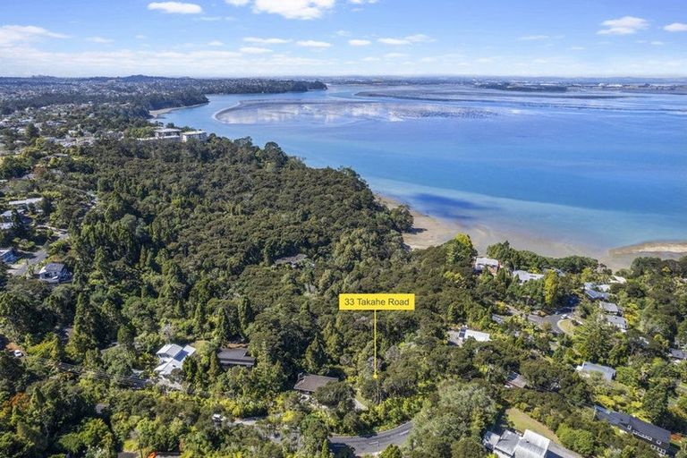 Photo of property in 33 Takahe Road, Titirangi, Auckland, 0604