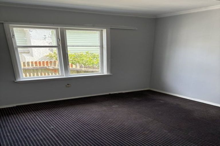 Photo of property in 100 Frederick Street, Wainuiomata, Lower Hutt, 5014
