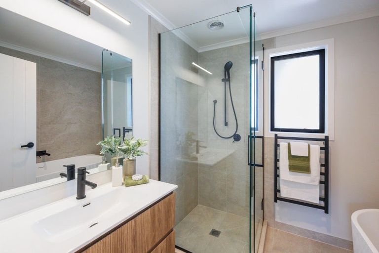 Photo of property in 5a Belvedere Crescent, Takaro, Palmerston North, 4412