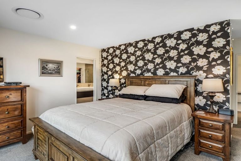 Photo of property in 21 Watkins Drive, Rangiora, 7400