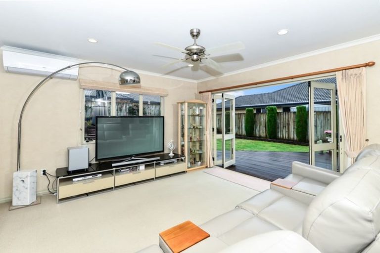 Photo of property in 31 Cairns Crescent, Rototuna, Hamilton, 3210
