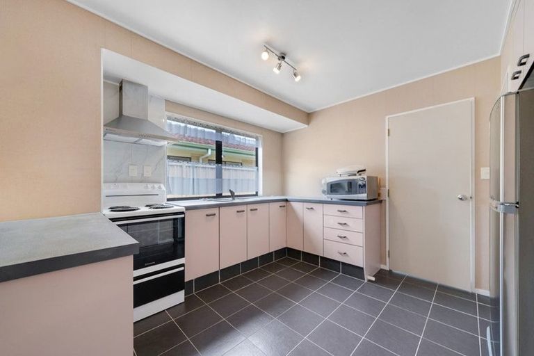 Photo of property in 2/66 Willis Road, Papakura, 2110