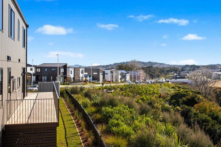 Photo of property in 3 Koura Road, Flat Bush, 2019