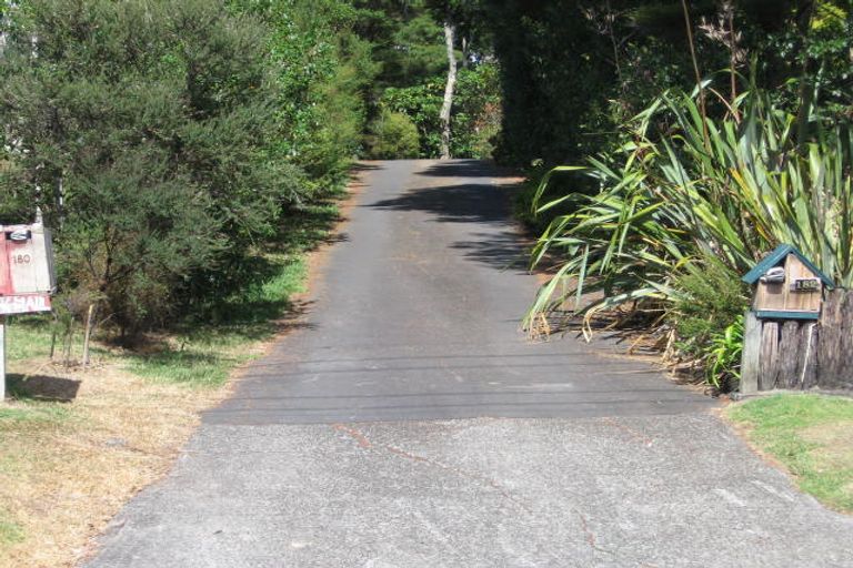 Photo of property in 180 Cliff View Drive, Green Bay, Auckland, 0604