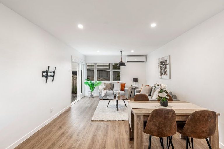 Photo of property in 243a Glengarry Road, Glen Eden, Auckland, 0602