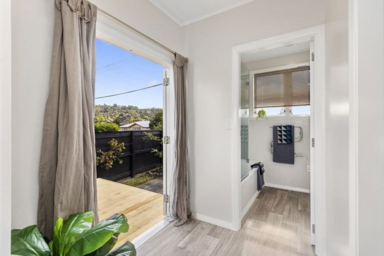 Photo of property in 358 Stokes Valley Road, Stokes Valley, Lower Hutt, 5019