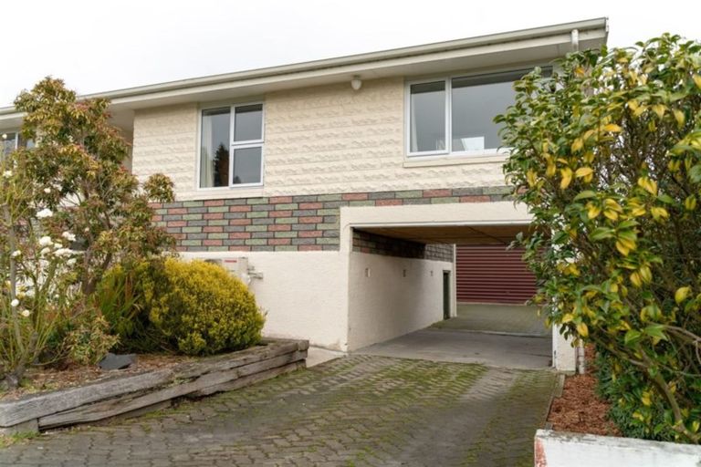 Photo of property in 16 Golfers Drive, Balclutha, 9230