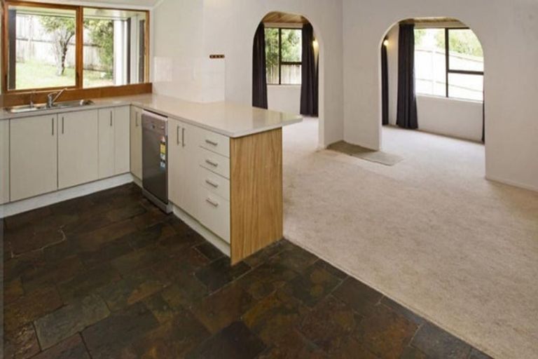 Photo of property in 30 Venus Place, Half Moon Bay, Auckland, 2012