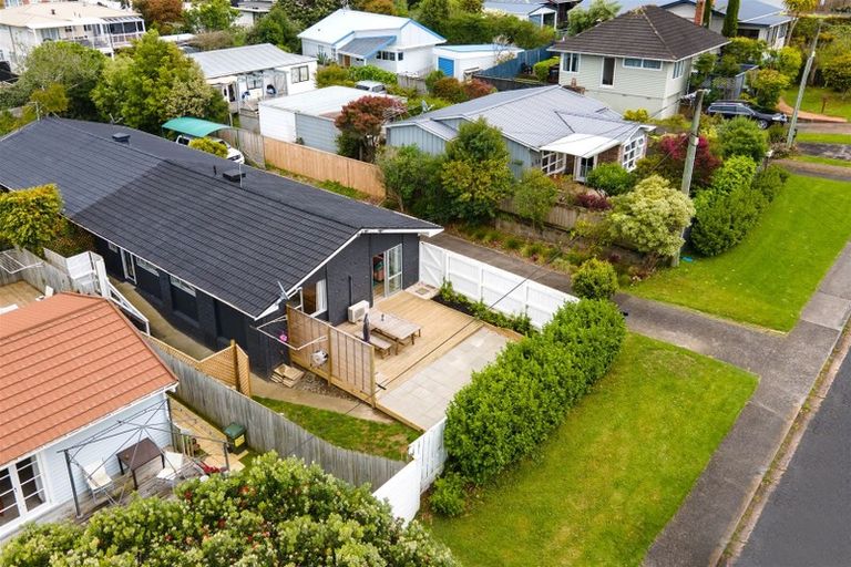 Photo of property in 1/38 Hillcrest Avenue, Hillcrest, Auckland, 0627