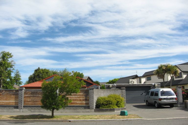 Photo of property in 168 Royal Park Drive, Parklands, Christchurch, 8083