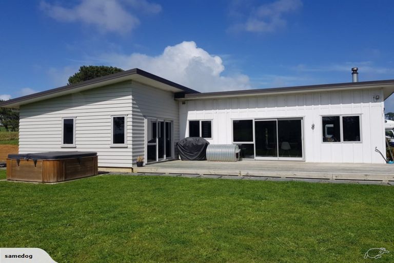 Photo of property in 2940 Awhitu Road, Awhitu, Waiuku, 2684