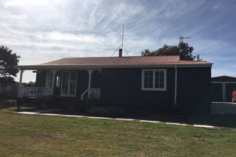 Photo of property in 12 Hicks Crescent, Waikanae Beach, Waikanae, 5036