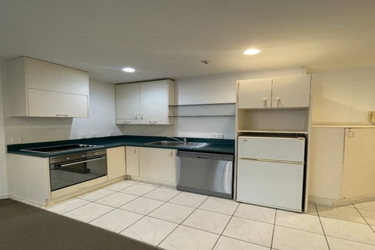 Photo of property in Terrace Tower Apartments, 4b/126 The Terrace, Wellington Central, Wellington, 6011