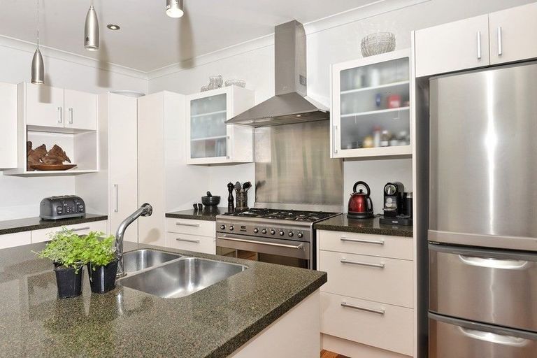 Photo of property in 305 Sandringham Road, Sandringham, Auckland, 1025