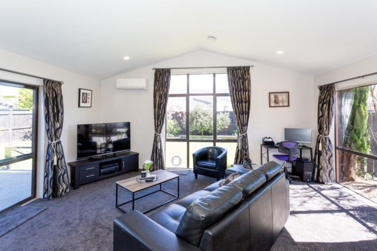 Photo of property in 9 Campion Place, Rolleston, 7614