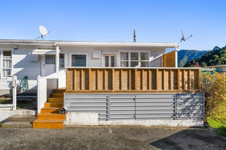 Photo of property in 93 Waikawa Road, Picton, 7220