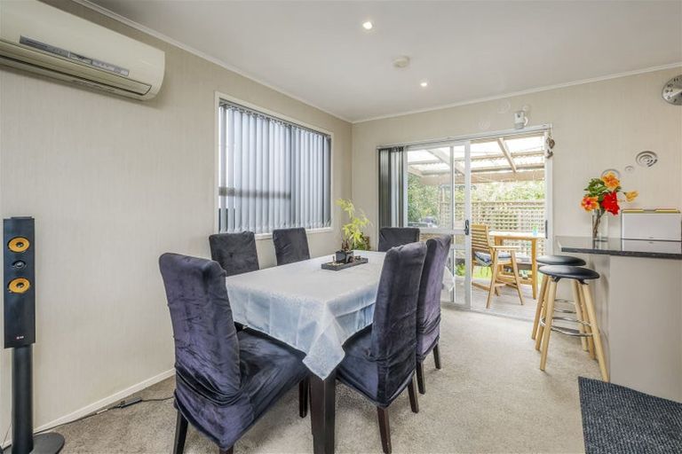 Photo of property in 9 Hindmarsh Street, Henderson, Auckland, 0612