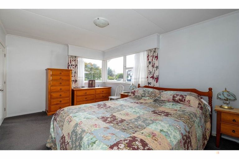 Photo of property in 24 Rhodes Street, Waimate, 7924