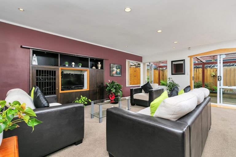 Photo of property in 49 Harmel Road, Glendene, Auckland, 0602