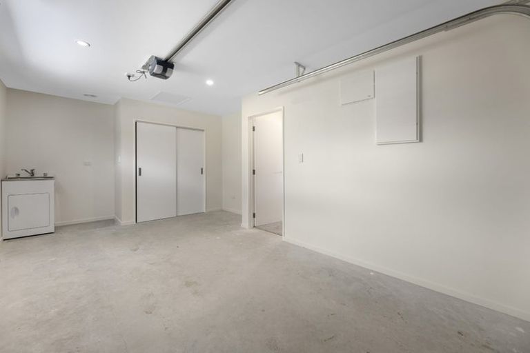 Photo of property in 100 Hagart-alexander Drive, Mosgiel, 9024