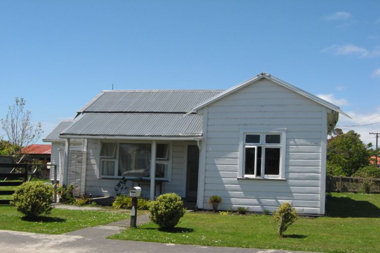 Photo of property in 13 Romilly Street, Westport, 7825