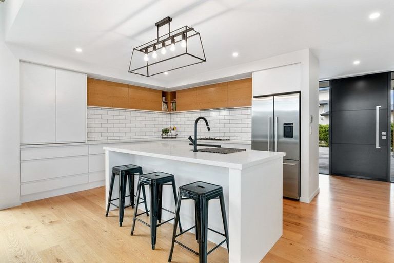 Photo of property in 73 Rob Roy Lane, Wanaka, 9305