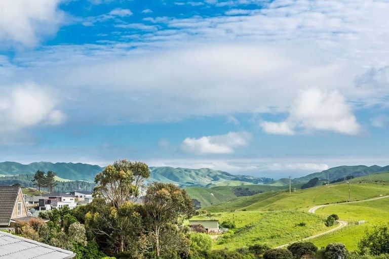 Photo of property in 37 Saint Ives Drive, Camborne, Porirua, 5026