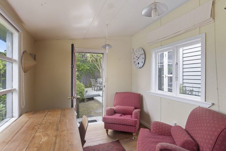 Photo of property in 5a Paneta Street, Paekakariki, 5034