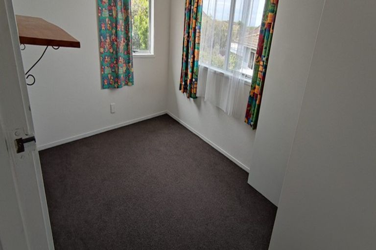 Photo of property in 25 Lisa Rise, Half Moon Bay, Auckland, 2012