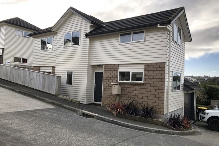 Photo of property in 3/16 Black Rock Road, Newlands, Wellington, 6037