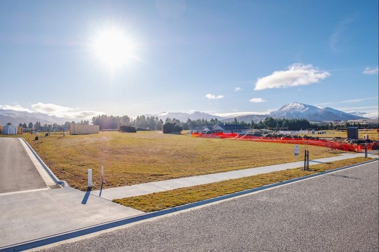 Photo of property in 14 Pounamu Avenue, Greenhithe, Auckland, 0632