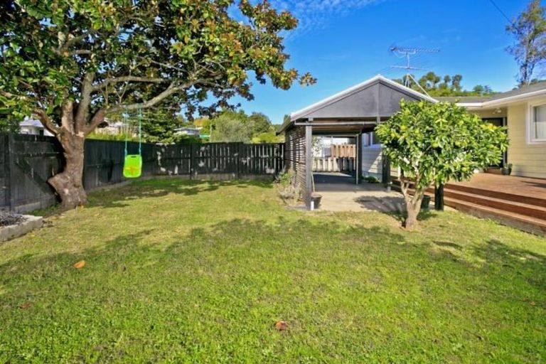 Photo of property in 1/73 Bond Crescent, Forrest Hill, Auckland, 0620