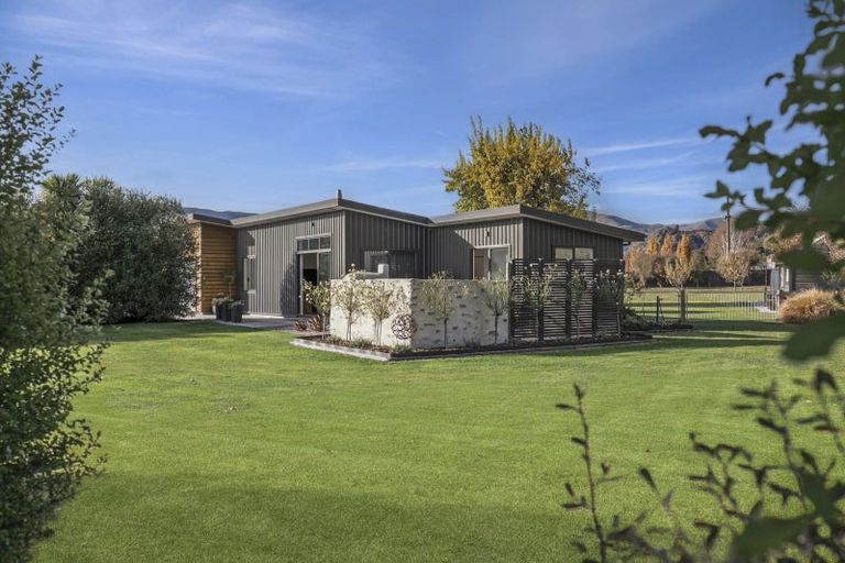 Photo of property in 2 Pisa Road, Luggate, Cromwell, 9383