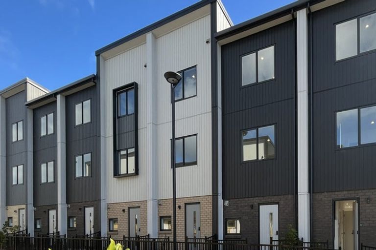 Photo of property in 3/25 Jabuka Street, Glen Eden, Auckland, 0602