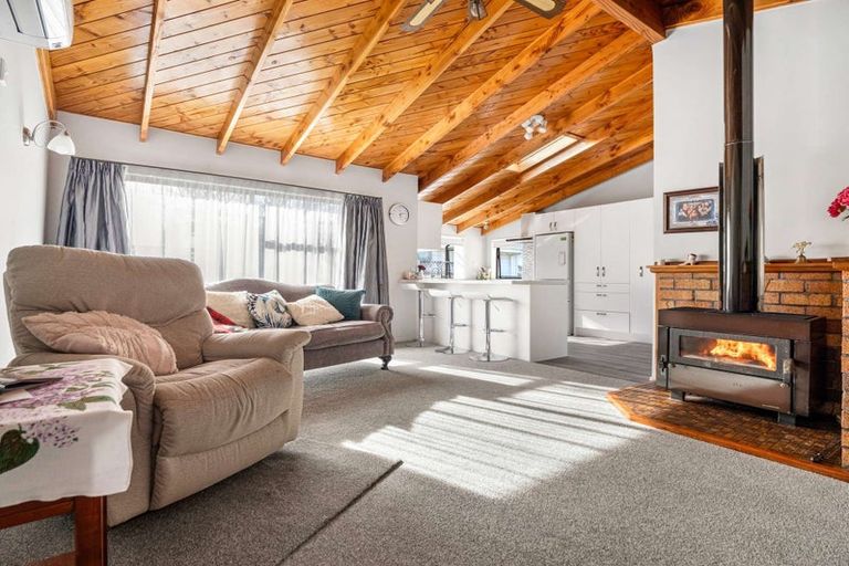 Photo of property in 52 Racecourse Road, Waiuku, 2123