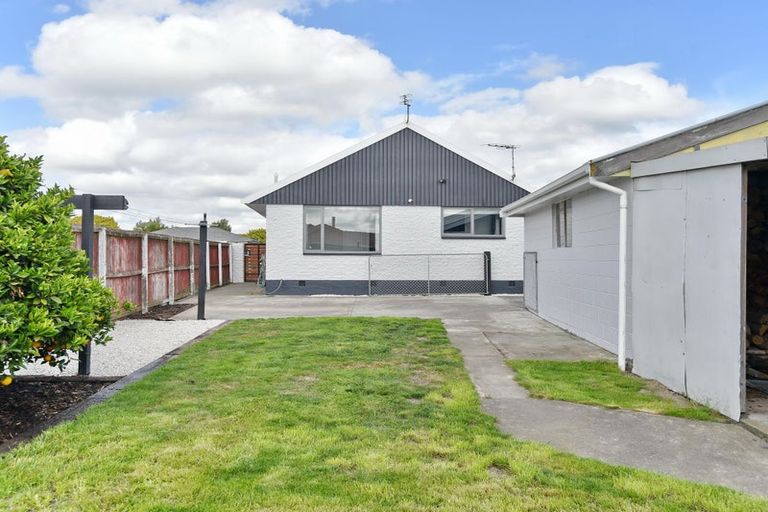 Photo of property in 25 Dunstan Crescent, Hornby, Christchurch, 8042