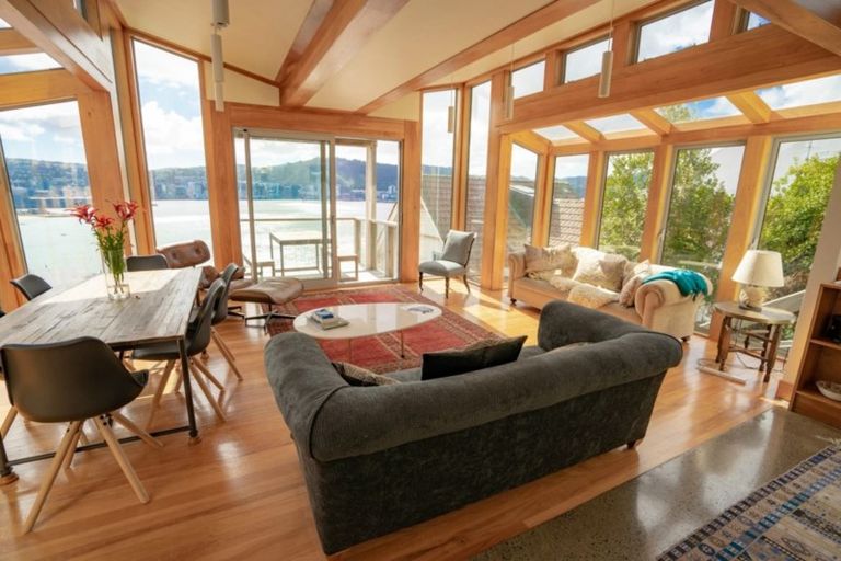 Photo of property in 300b Oriental Parade, Oriental Bay, Wellington, 6011