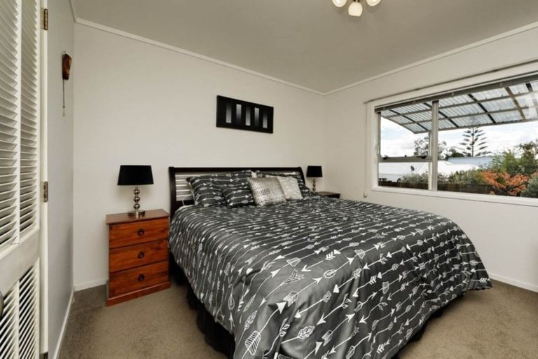 Photo of property in 9 Farwood Drive, Henderson, Auckland, 0612