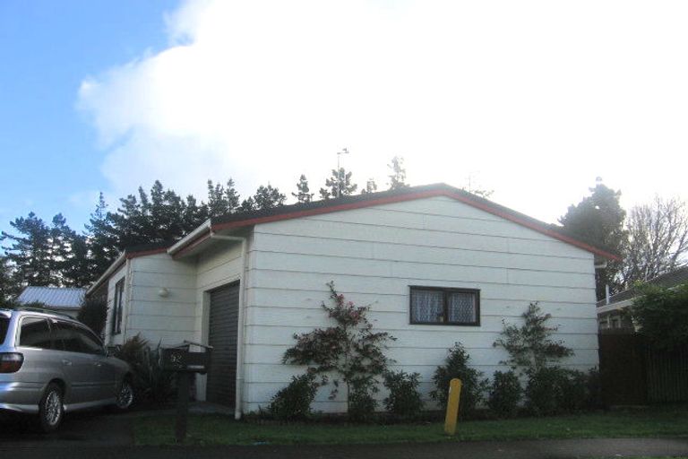 Photo of property in 52 Newton Place, Westbrook, Palmerston North, 4412