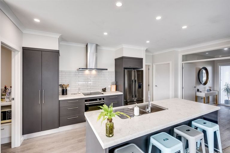 Photo of property in 28 Hurunui Drive, Te Awa, Napier, 4110