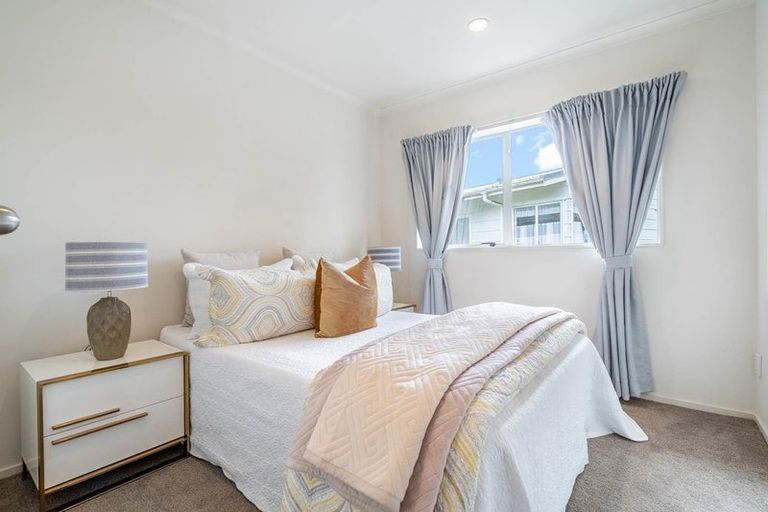 Photo of property in 102b Wharf Road, Te Atatu Peninsula, Auckland, 0610