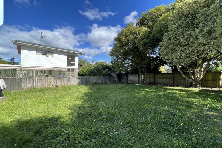 Photo of property in 43 Kurnell Drive, Botany Downs, Auckland, 2010