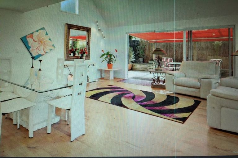 Photo of property in 1057 Great North Road, Point Chevalier, Auckland, 1022