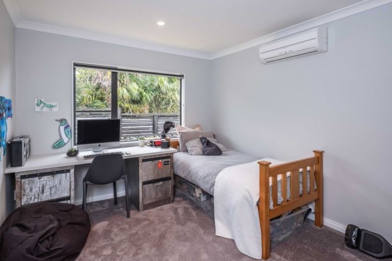 Photo of property in 17b Huia Street, Waikanae, 5036