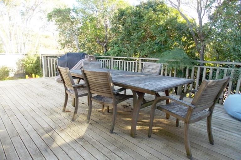 Photo of property in 38 Catherine Crescent, Paparangi, Wellington, 6037