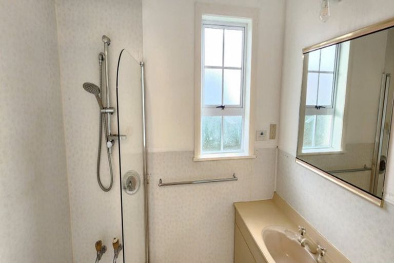 Photo of property in 32 Davies Road, Hurdon, New Plymouth, 4310