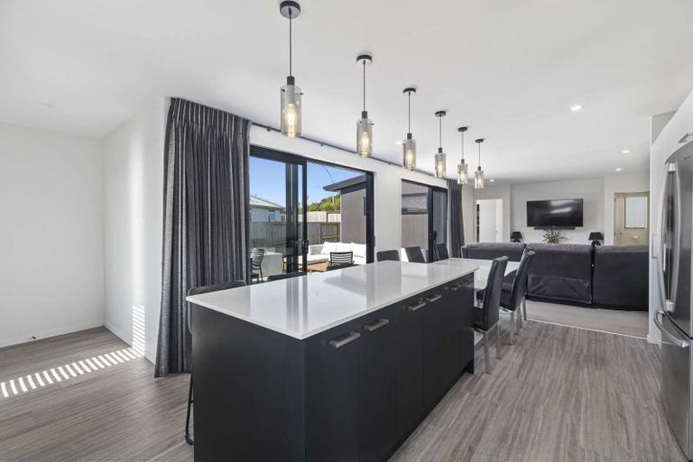 Photo of property in 17 Awataha Crescent, Pyes Pa, Tauranga, 3110