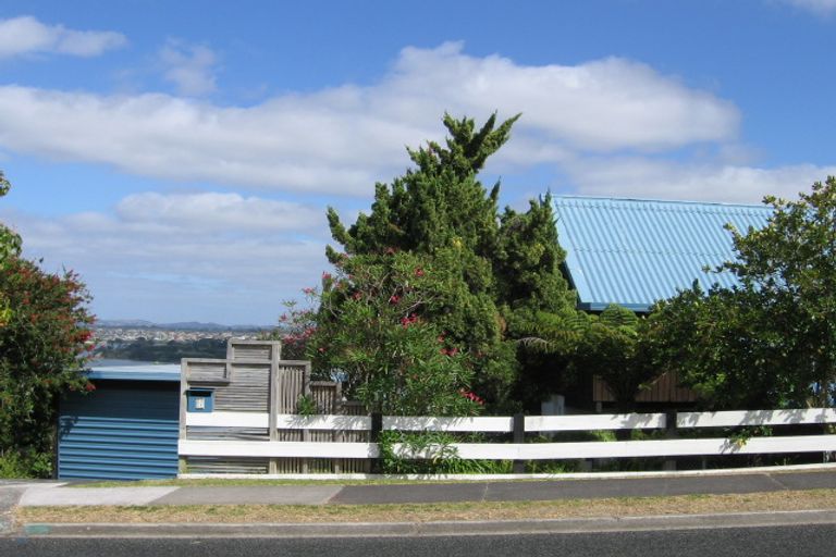 Photo of property in 27 Hadfield Street, Beach Haven, Auckland, 0626