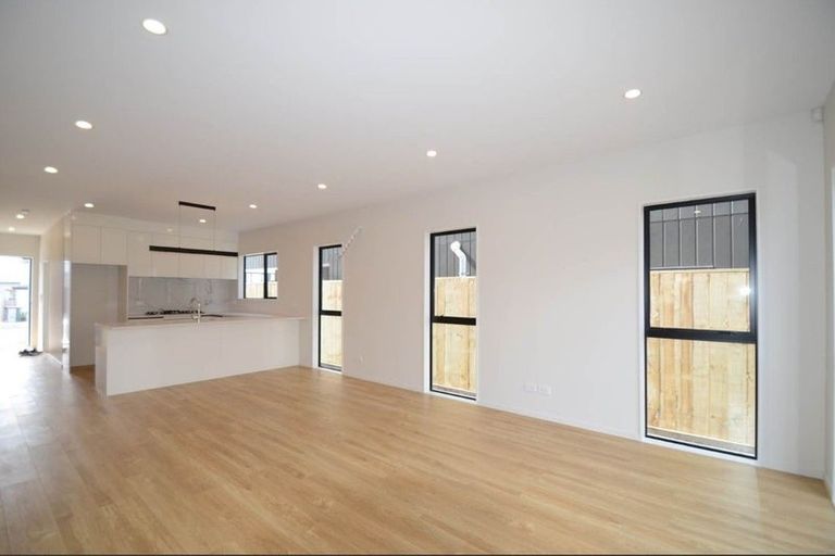 Photo of property in 8a Christella Street, Flat Bush, Auckland, 2019